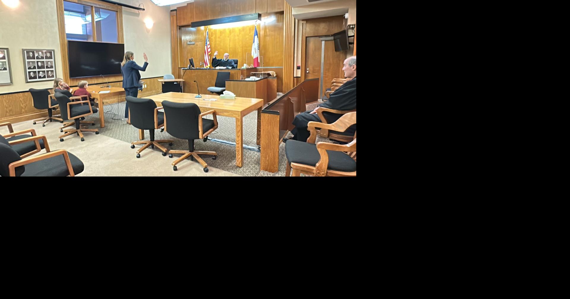Judge Batey sworn in by Judge Newell to serve in Judicial District 2 A ...