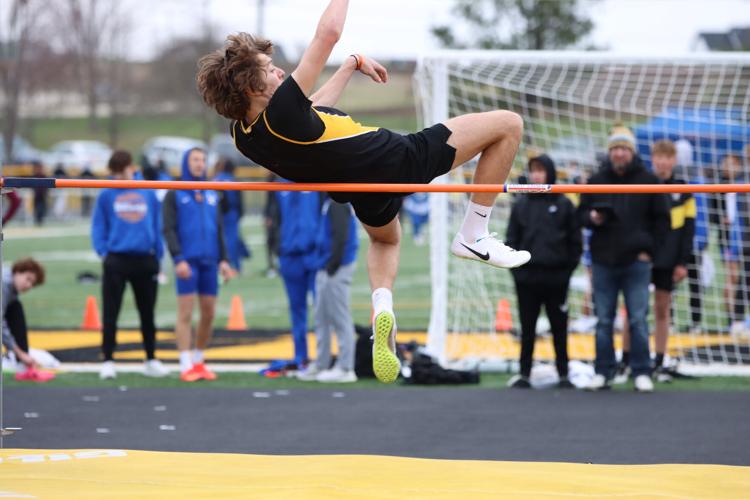 Carson Roeske Denver boys track first at Vinton-Shellsburg | Sports ...