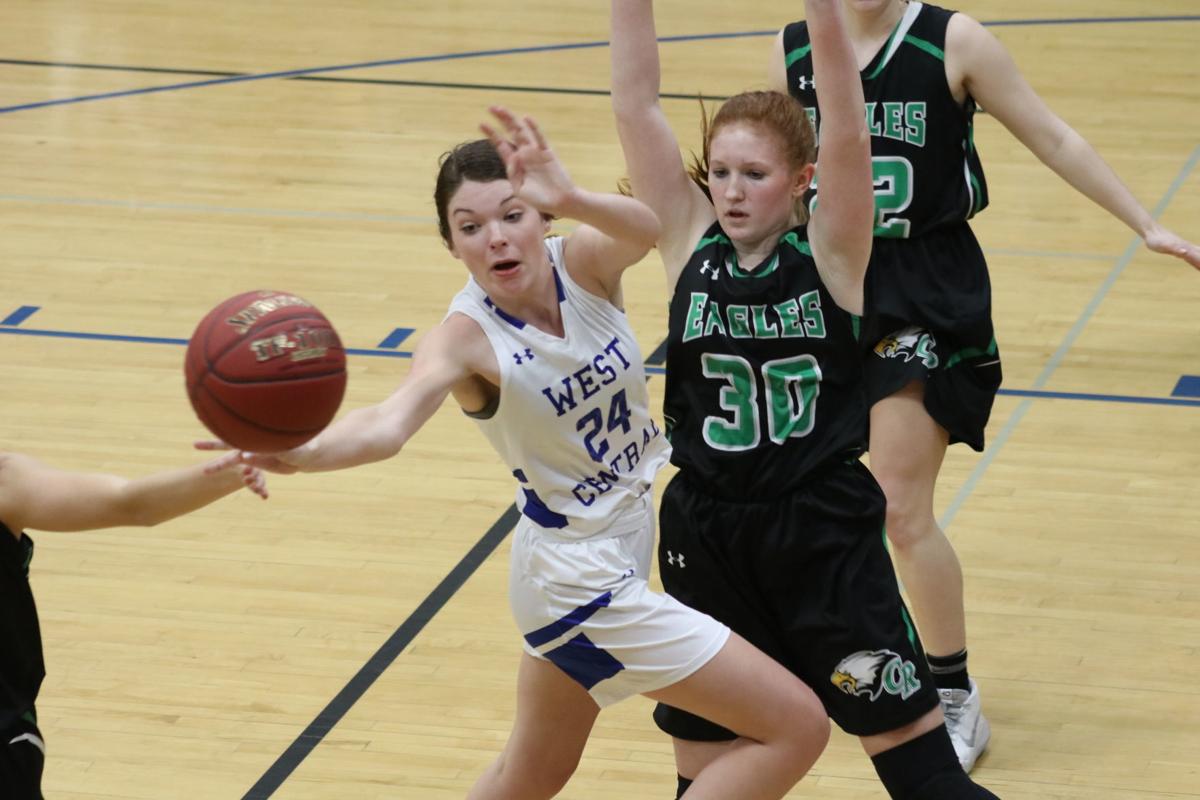 Girls Basketball Eagles Outlast West Central Oelwein Daily