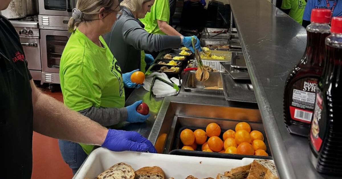 Iowa Pork, Fareway Serve Up Bacon and Hope on Giving Tuesday