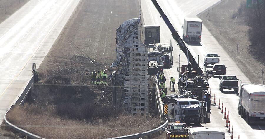 Accident on I380 at Lime Creek - Vimarsana News