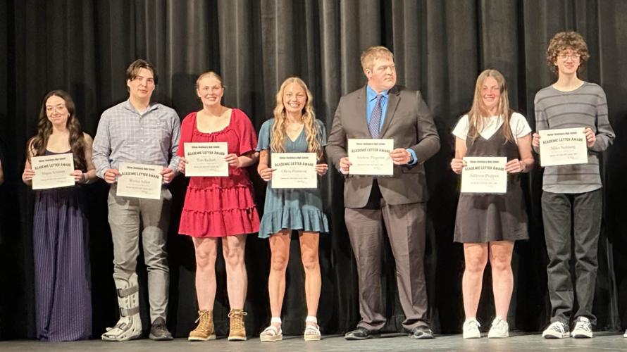 Vinton-Shellsburg High School Senior Awards Night 2025 | Content ...