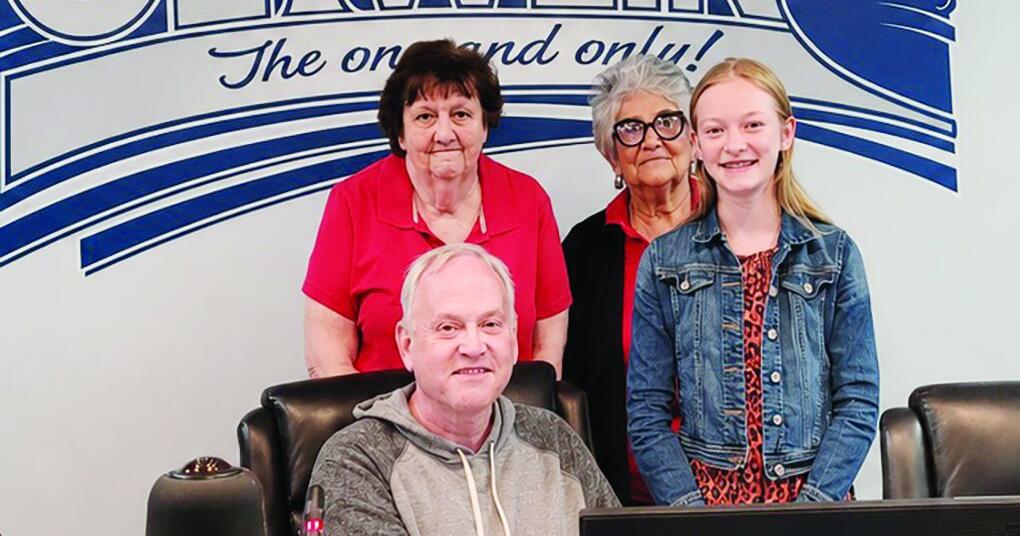 Mayor proclaims Oelwein Poppy Days May 22-23
