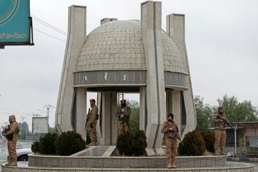 Kurdish forces withdraw from Syria's largest oil field as govt forces ...