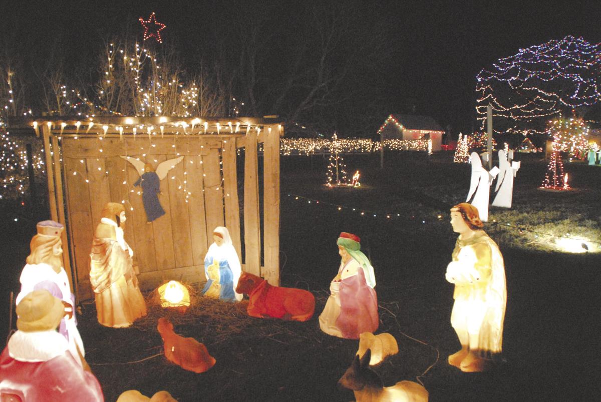 Vinton Iowa Christmas Light Display 2022 Final Illumination | Vinton Newspapers | Communitynewspapergroup.com