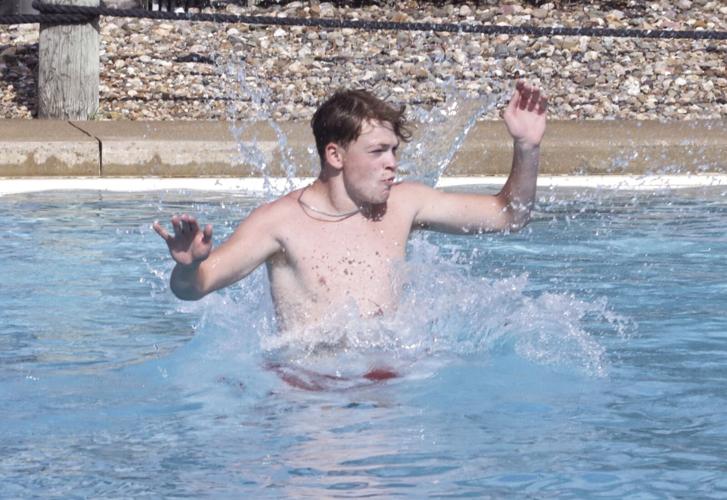 PHOTOS Oelwein Family Aquatic Center Tuesday family swim Local