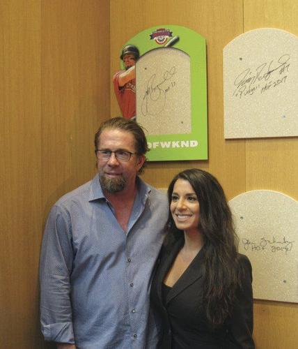 Jeff Bagwell tours Hall of Fame before 2017 induction - The Crawfish Boxes