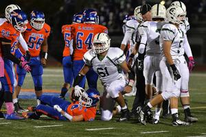 Islander Football Falls To Clairemont 10 7 Coronado Eagle Journal
