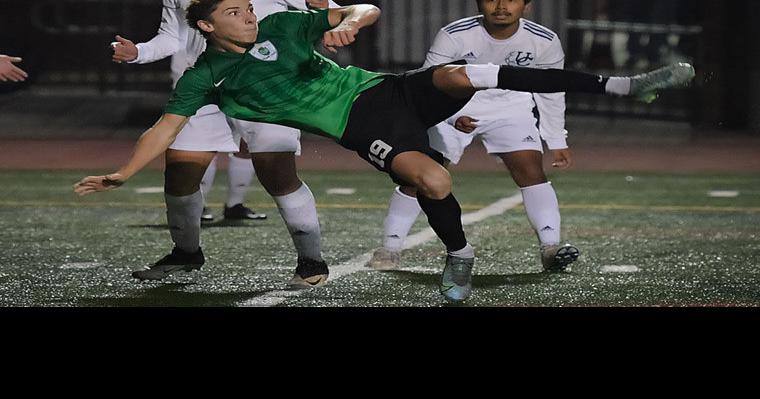 Islander Loyal Aztec CHS Alum CJ Fodrey Prepares For Soccer