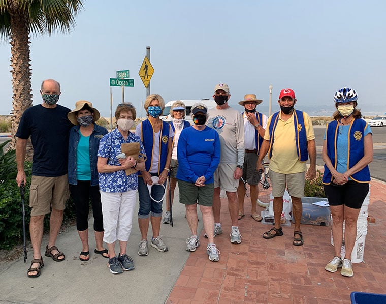 The Rotary Beach Cleanup Crew ...