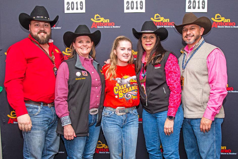 Grimes catches calf at San Antonio Stock Show and Rodeo