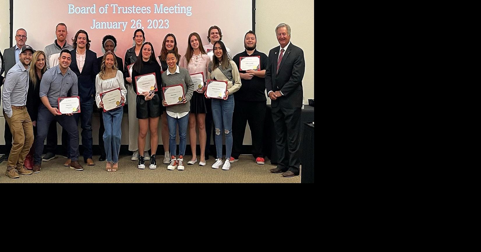 Navarro College honors students, staff News