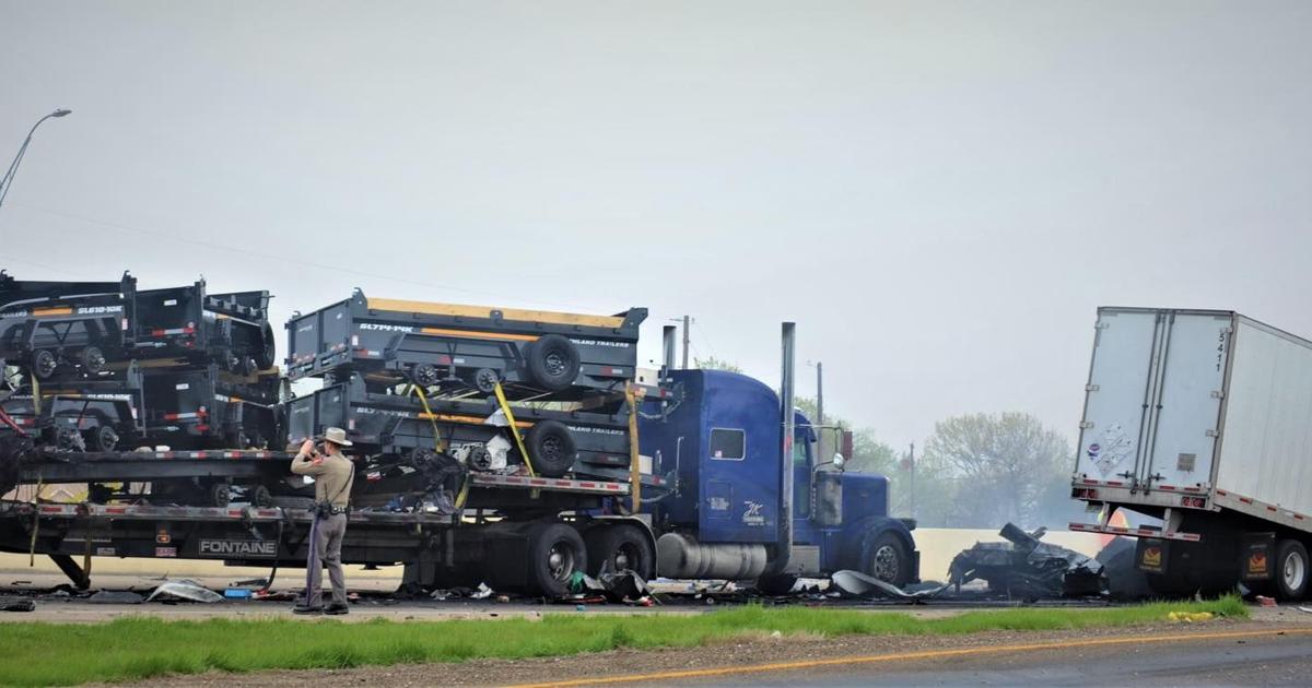 UPDATE: Multi-vehicle crash kills woman on I-45
