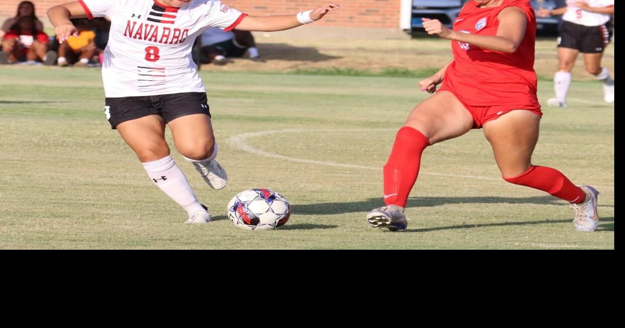 Navarro Soccer: No. 11 Bulldogs run by Paris 6-2