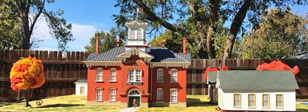 Maxfield recreates early Corsicana public schools. | News ...