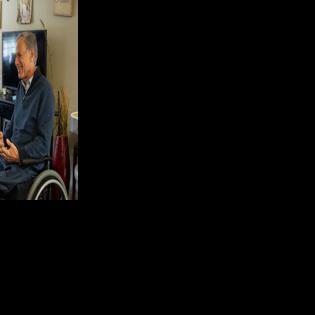 Governor Abbott, First Lady Abbott deliver Meals On Wheels for Thanksgiving