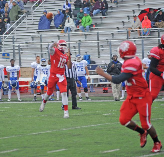 Navarro Football Bulldogs open Thursday Sports