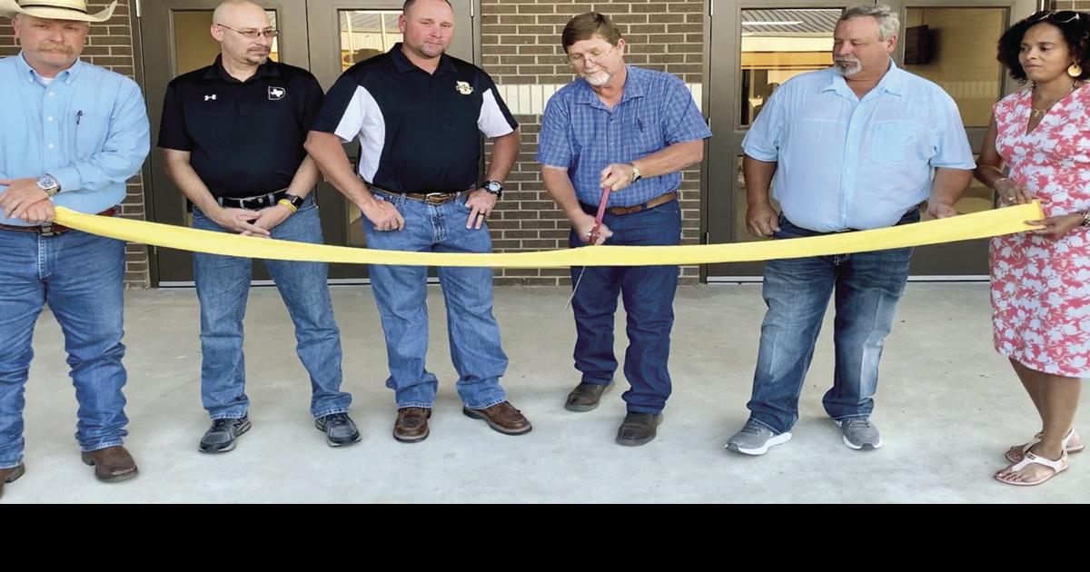 Dawson ISD debuts new gym facility News