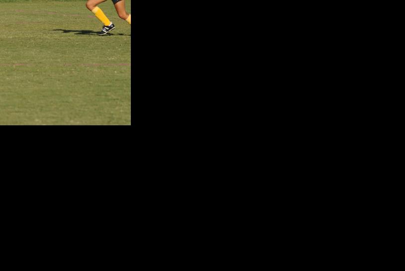 Navarro knocks off No. 1 Tyler