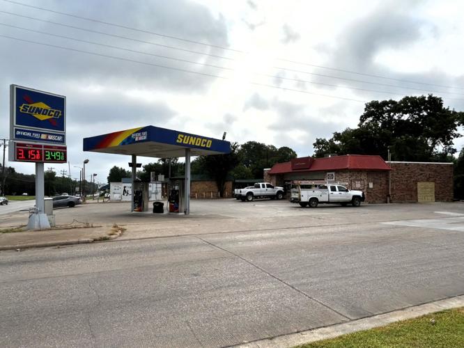 Corsicana Police Dept. responds to accident at Suncoco gas station