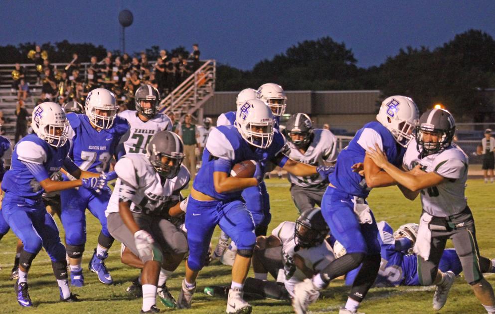 Big-play Blooming Grove Lions rip Valley Mills 31-17