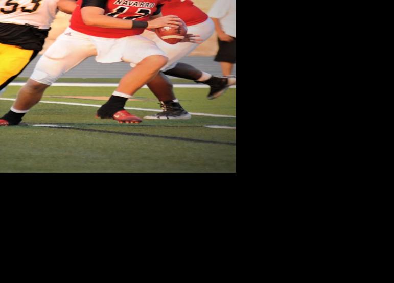 Navarro Football Dawgs take momentum into Cisco game Sports