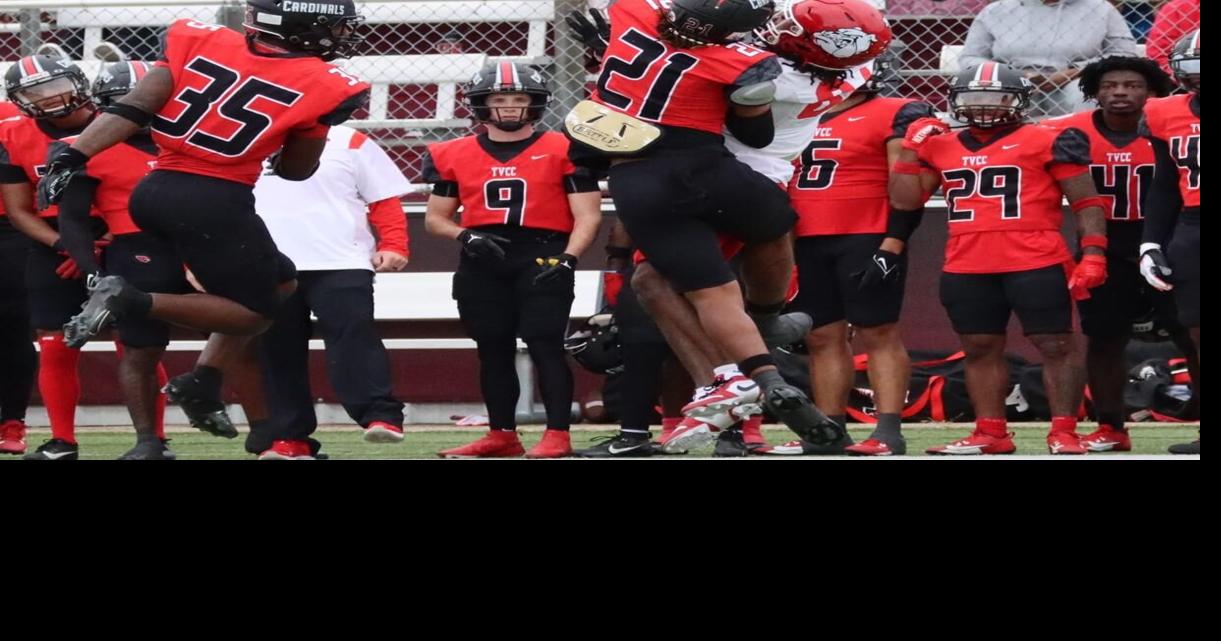 Navarro Football Bulldogs stay alive with 3029 win in Conference