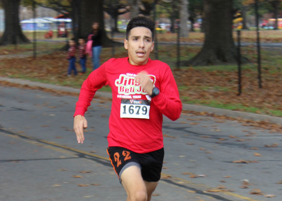 Cano, Cervantes race to top Jingle Bell Jog overall times