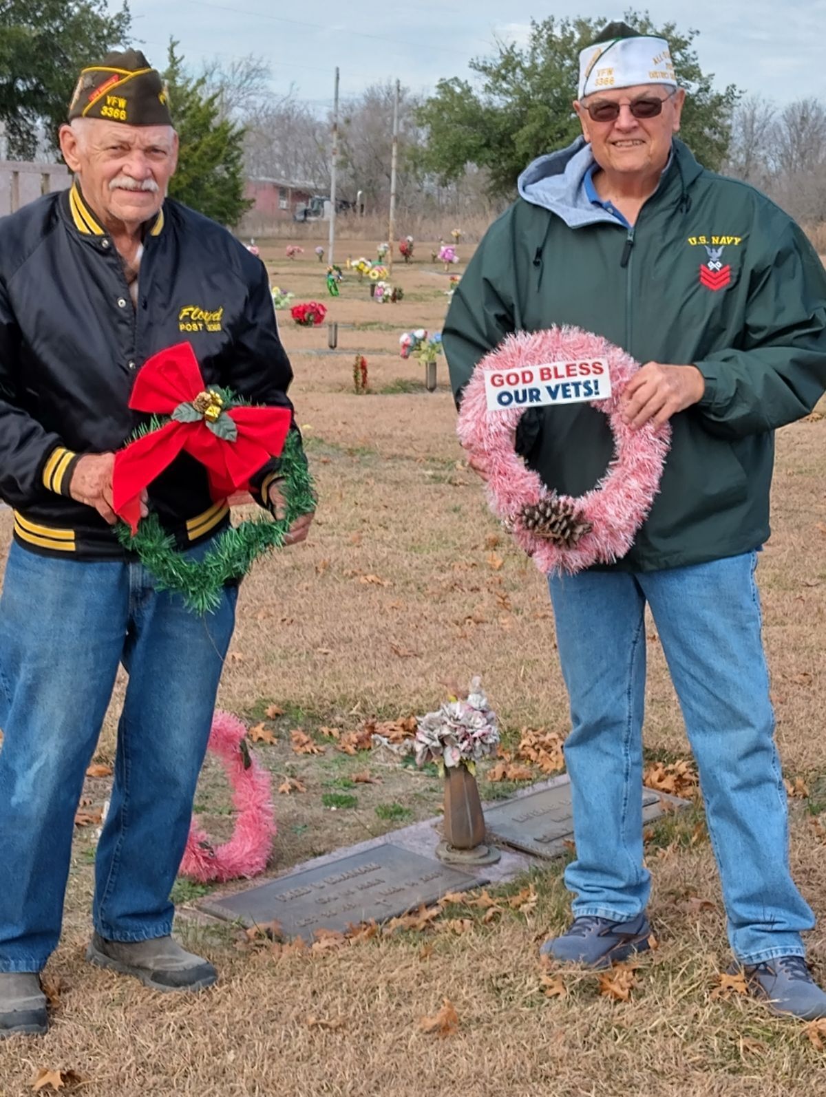 Members Of VFW Lay Wreaths To Remember The Fallen During Holiday Season ...