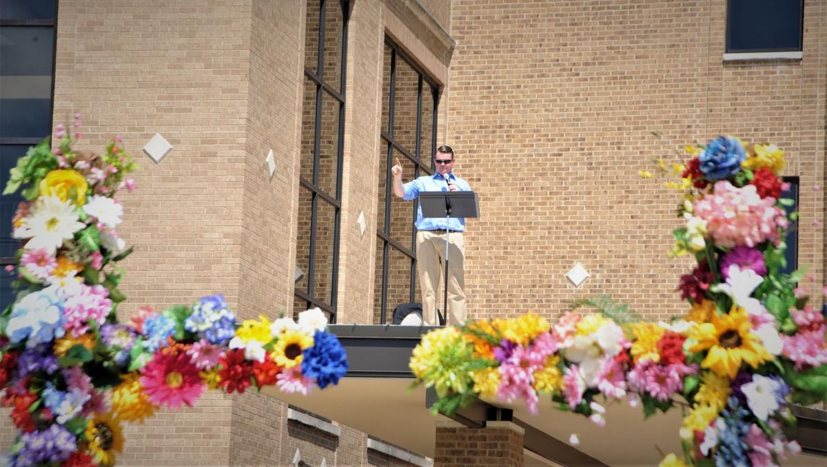 Photos First Baptist Church Hosts Drive In Easter Service Covid 19 Corsicanadailysun Com