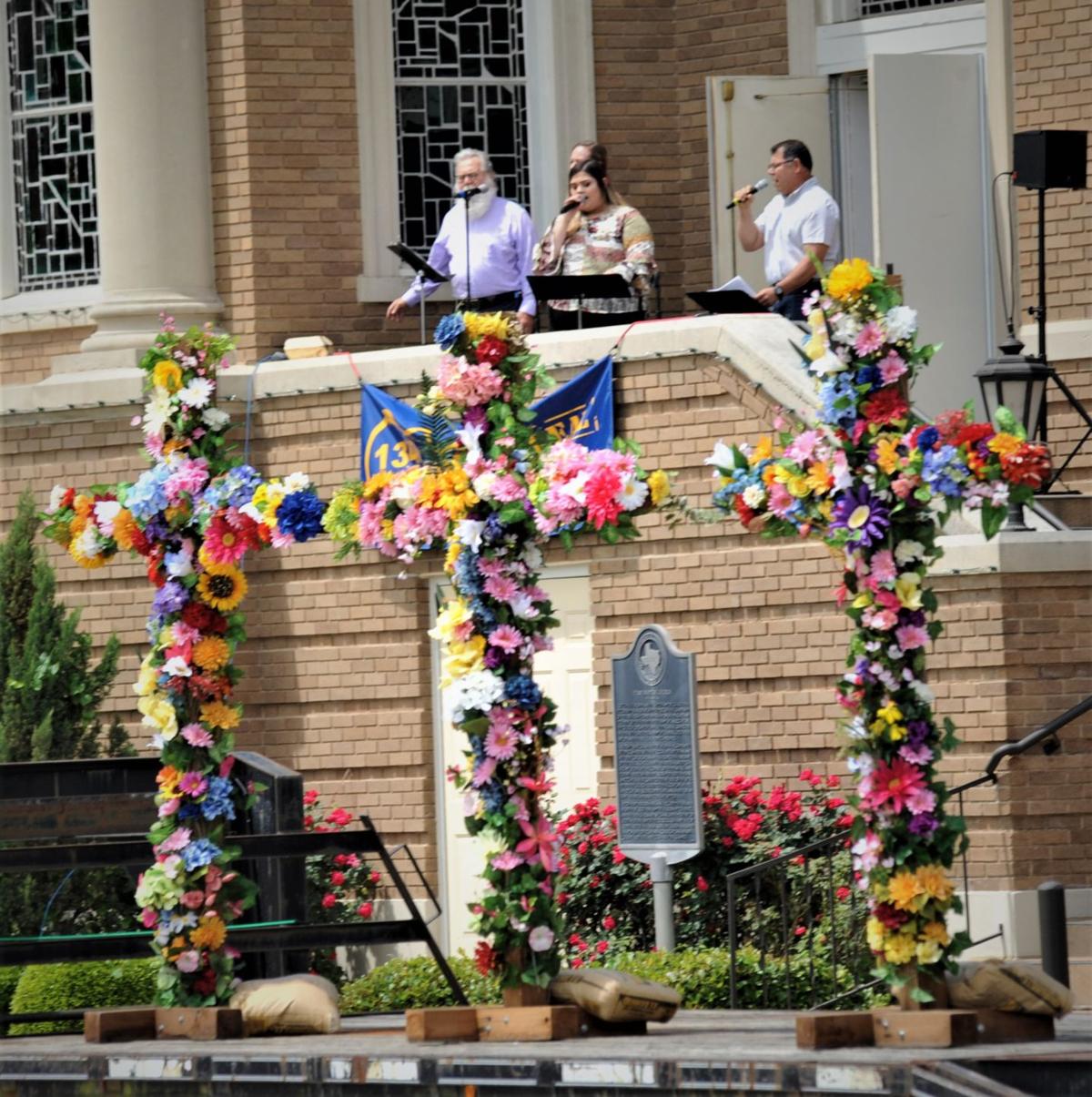 PHOTOS First Baptist Church hosts drivein Easter service Covid19