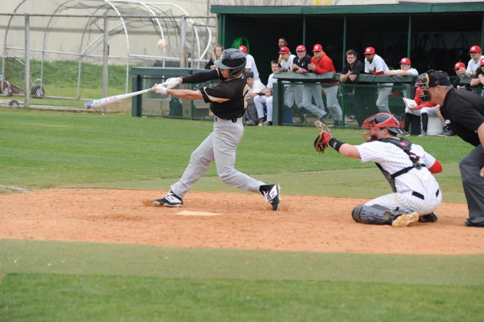 Navarro Baseball: Bulldogs win twice Sunday