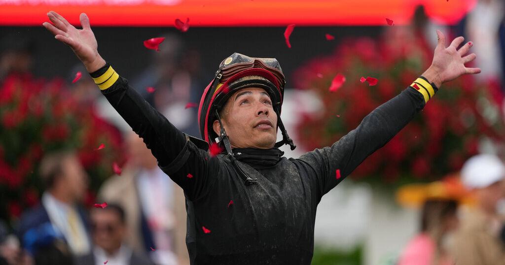 Golden Tempo takes the Kentucky Derby as Cherie DeVaux becomes the 1st woman to train its winner
