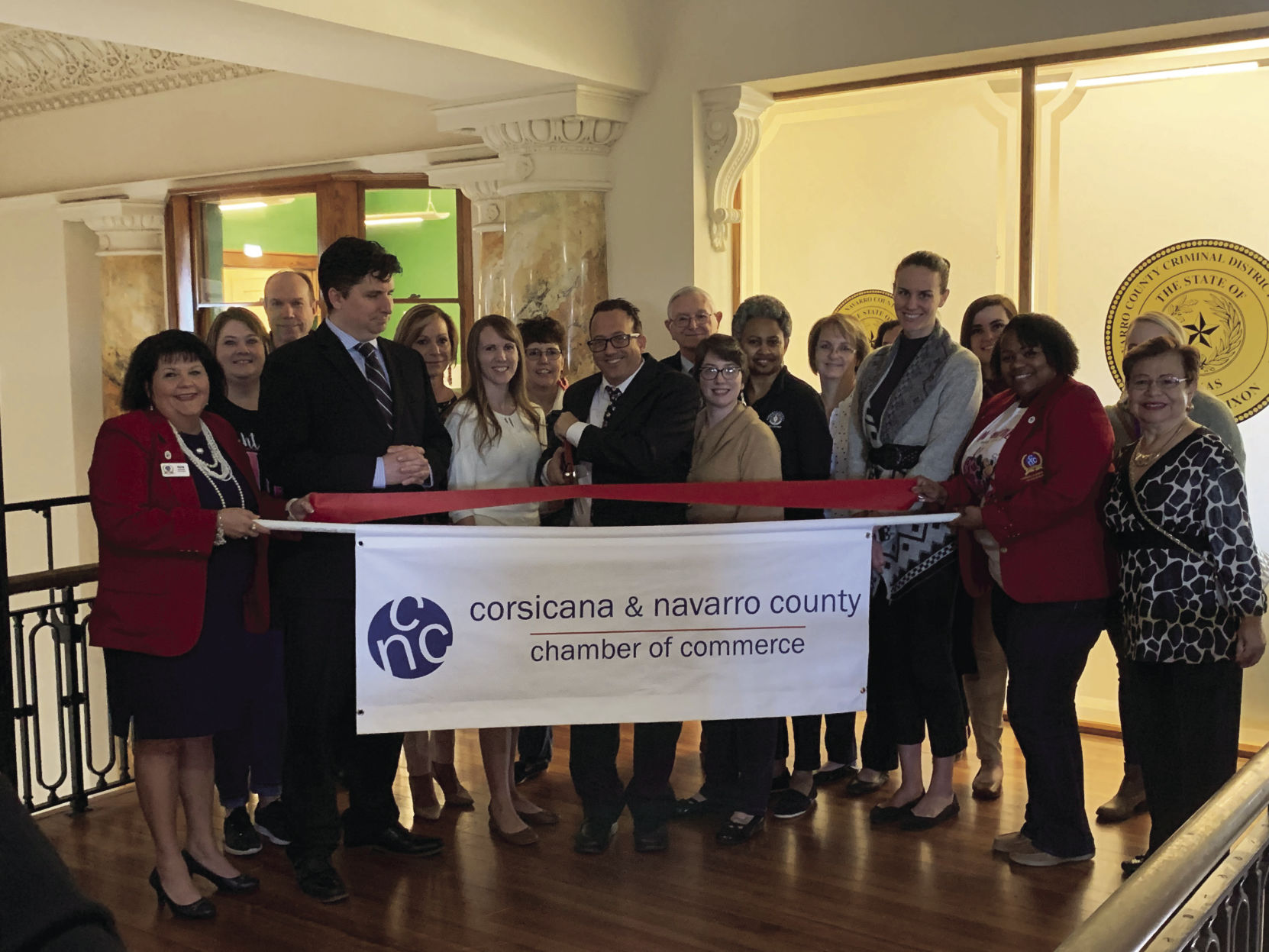 Chamber of Commerce hosts ribbon cutting for Navarro County