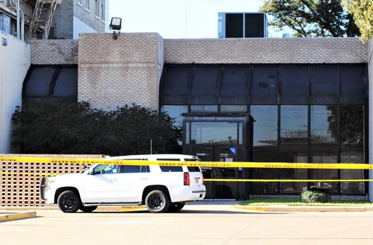 Police seek suspect in armed bank robbery | News | corsicanadailysun.com
