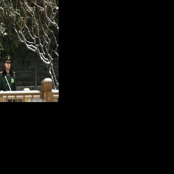 China sets lowest growth target in decades as consumption lags