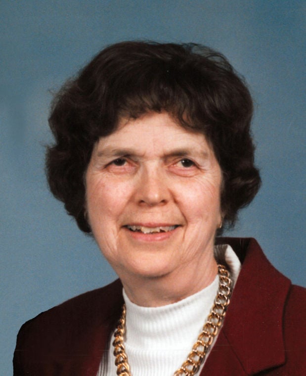 Elaine B. Lindquist | Obituaries | Courierpapers.com