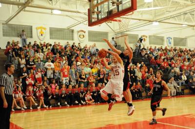 Morton High School Varsity Basketball Overtakes Metamora In Friday