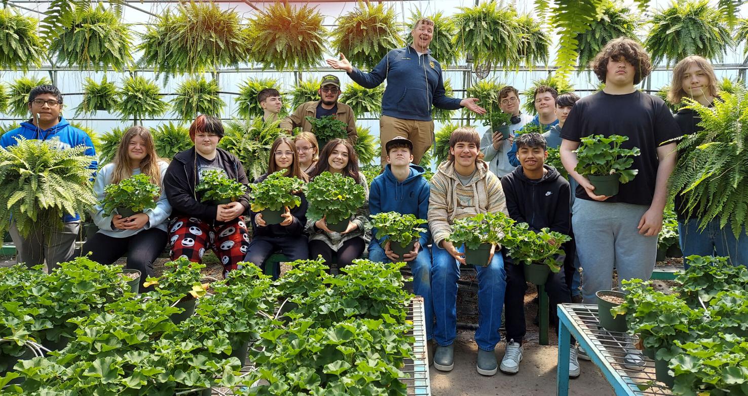 CCHS, FG Garden Club team up for plant sale Lifestyles crossville