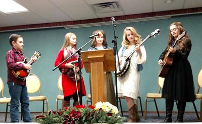 luncheon connection christian december cwc crossville chronicle entertained attended pickers grandview ladies were