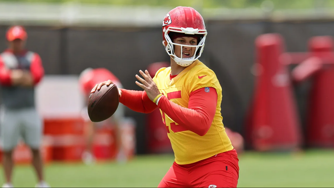 Chiefs' Patrick Mahomes: 'I'm about legacy and winning rings more than  making money'