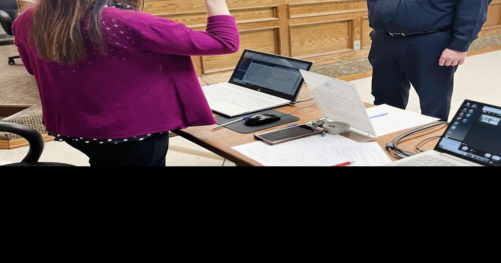 Holloway Sworn In News
