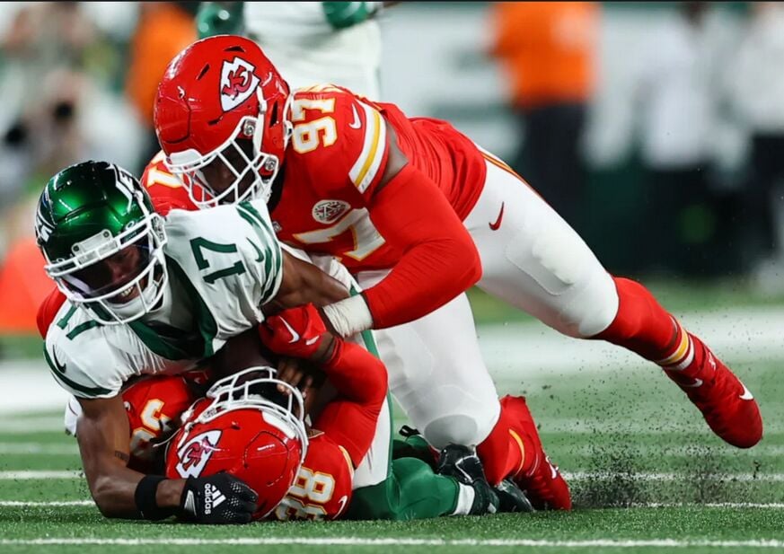 Sunday Night Football: Chiefs beat Jets 23-20 for Andy Reid's