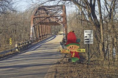Elves On The Shelf Er Bridge News Ctnewsonline Com