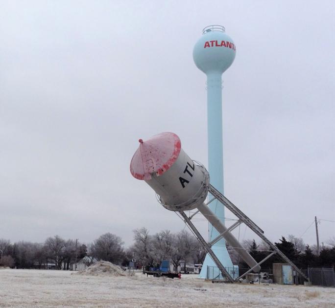 Atlanta drops the old water tower as new one is completed News