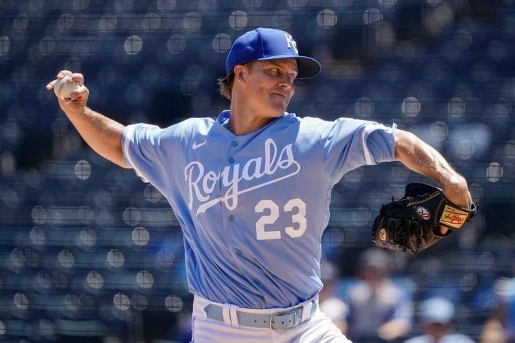 Greinke helps Royals beat Cease, White Sox