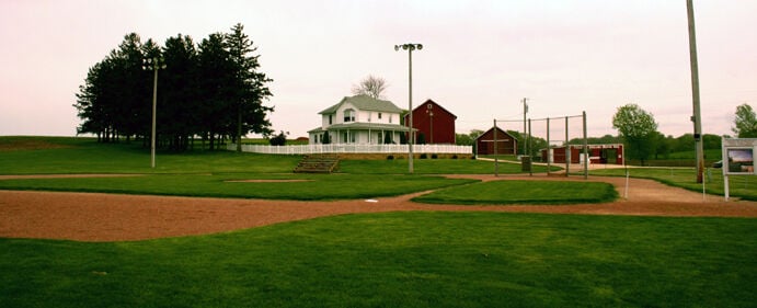 Field of Dreams in Dyersville, Iowa, finally gets first official Major  League Baseball game