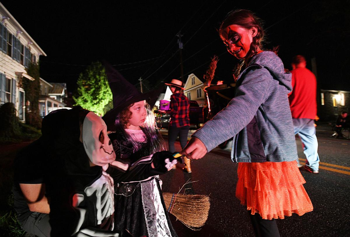 Mechanicsburg's Halloween parade brings out the spirit in locals
