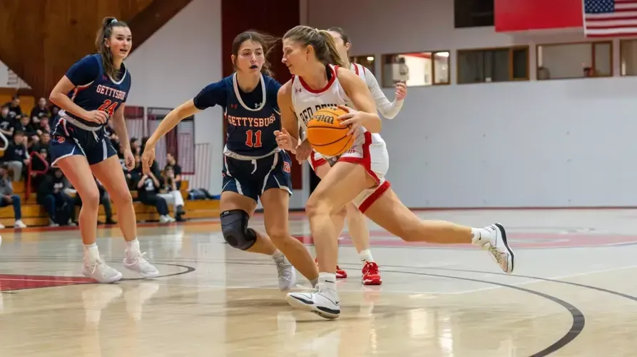 Women's Basketball Recounts Preseason Trip to Ireland