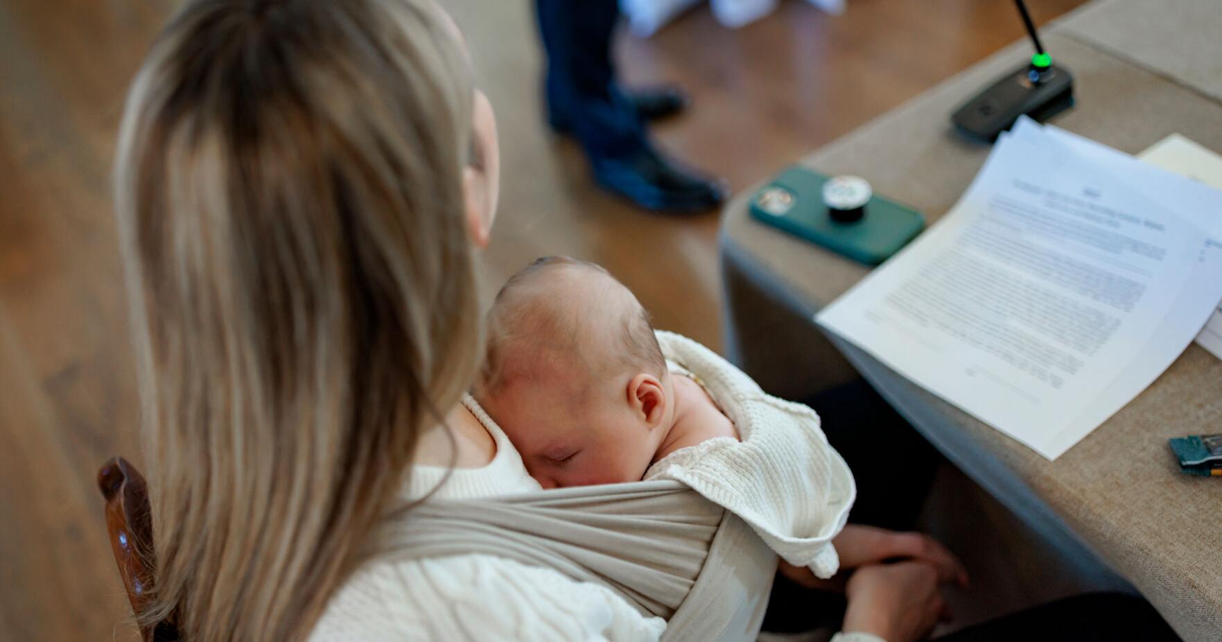 Paid family leave draws bipartisan support - Vimarsana News